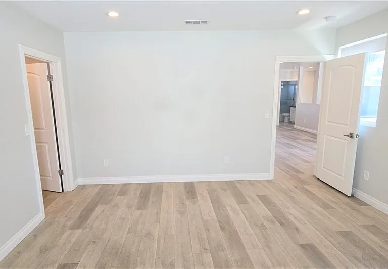 10824 Long Beach Blvd — Photo 29