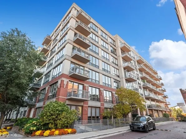 1000 N Kingsbury St APT 703, Chicago, IL 60610