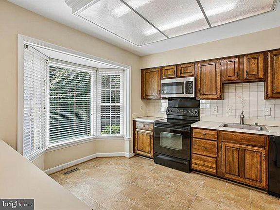 5th image of 5194 Kimscott Ct
