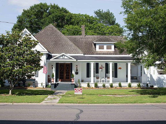 2nd image of 426 N Avenue H