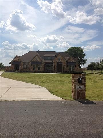 1st image of 4404 Lake Breeze Dr