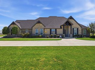 1201 E Iberian Ct, Granbury, TX 76048