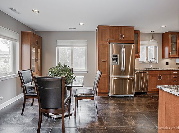 4th image of 1609 W 55th St