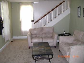 5th image of 915 Holly Ave