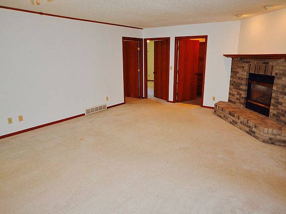 4th image of 100 Westridge Ct