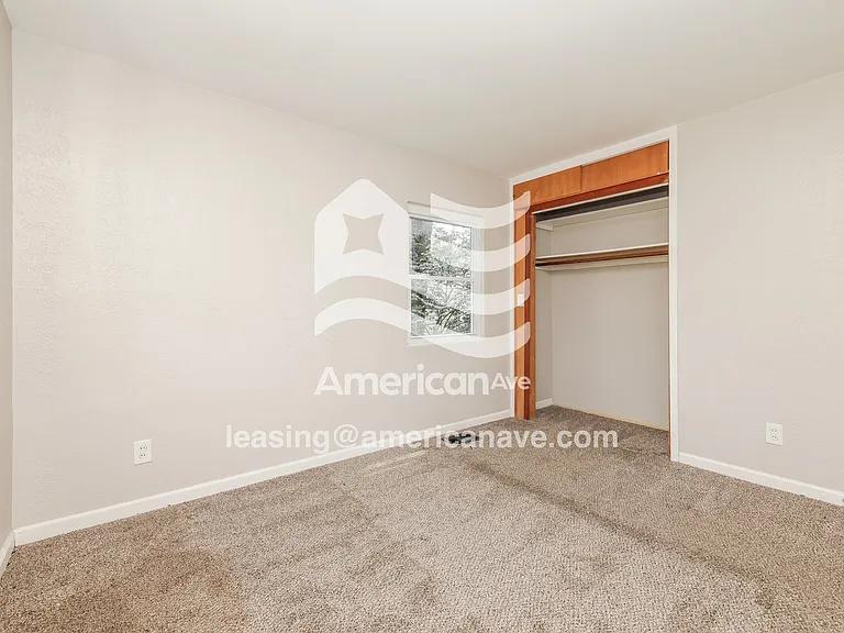 1687475_014_bedroom_14.jpg