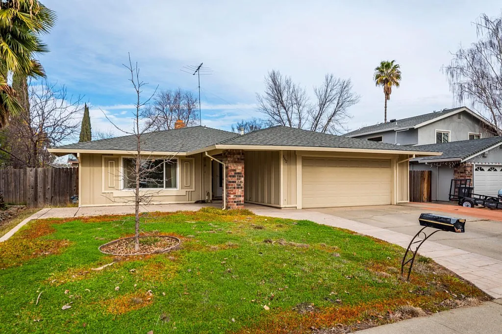 3312 Corbin Way photo 1