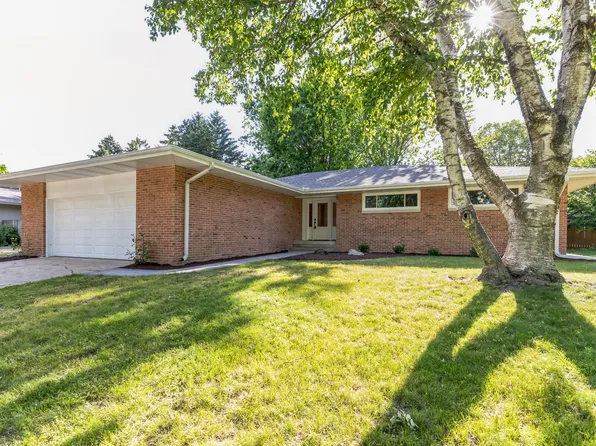 2205 Noel Dr, Champaign, IL 61821