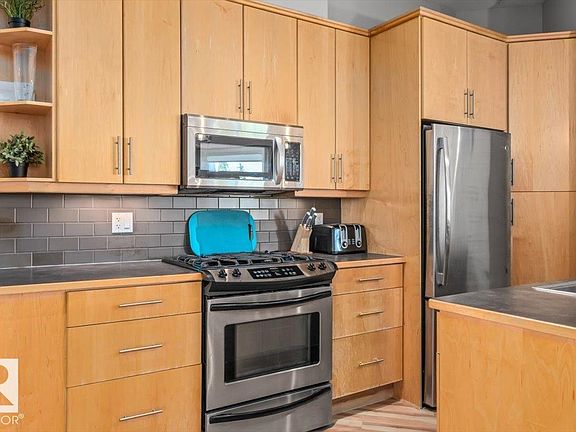 5th image of 10531 117th St NW #427