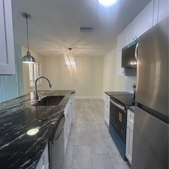 2875 Winkler Ave #511 — Photo 8