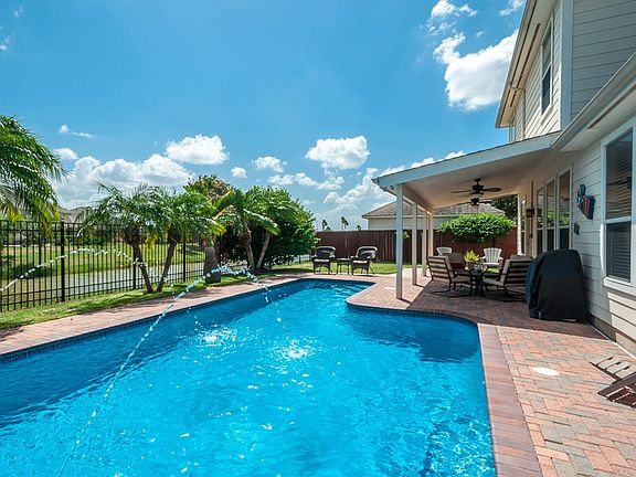 2nd image of 2902 San Patricio St