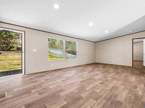 4th image of 8368 Sand Valley Rd