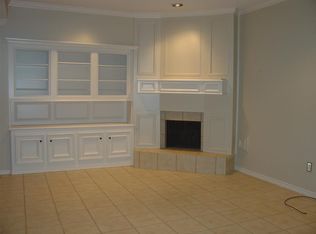 6320 1st St, Bellaire, TX 77401