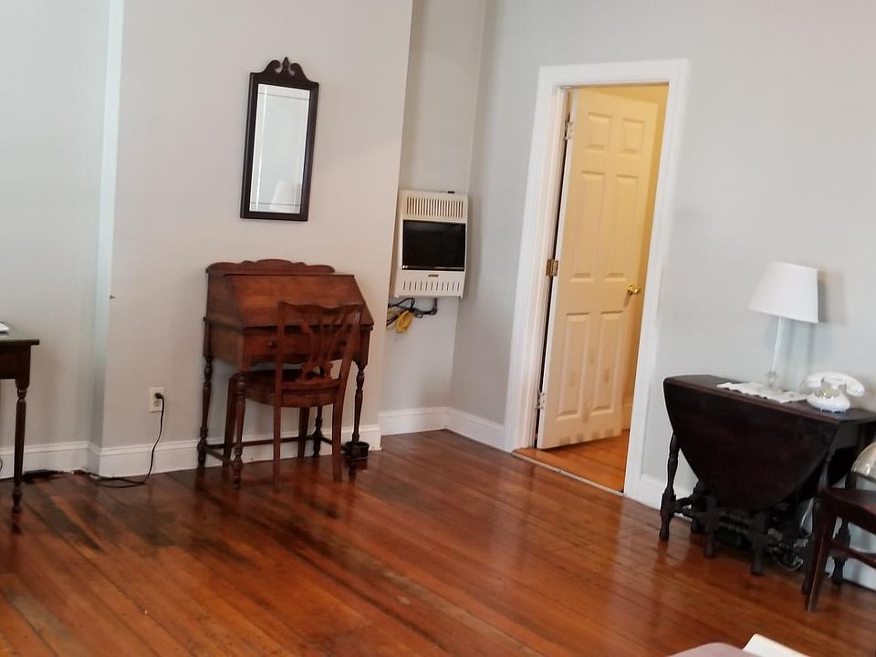 2nd image of 598 Wickenden St #1R