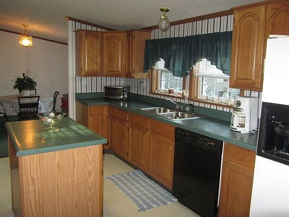 4th image of 25824 Lake Dr