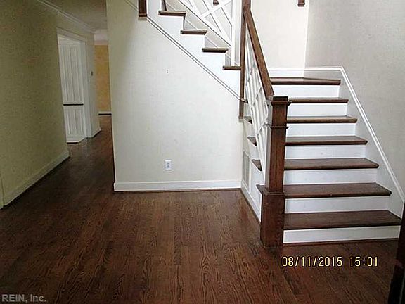 3rd image of 1737 Lovetts Pond Ln