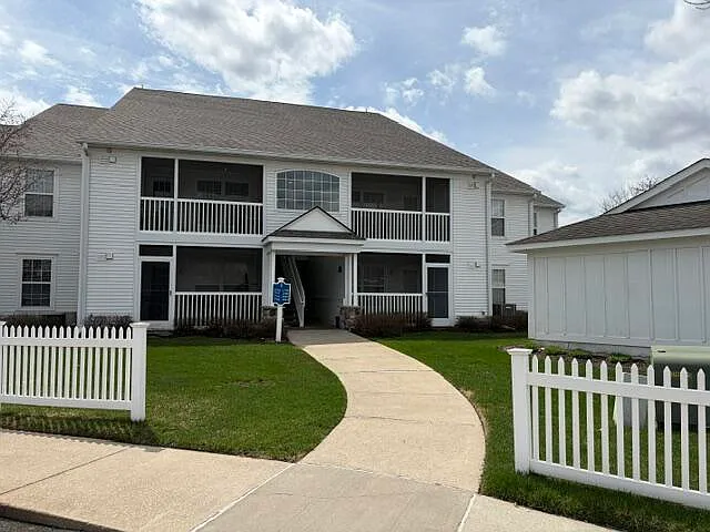 2800 S Knightsbridge Cir — Photo 29