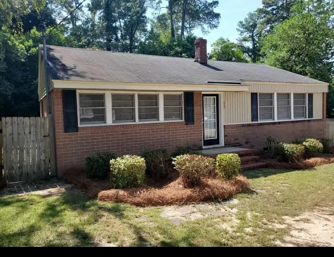 1807 Robin Rd — Photo 1