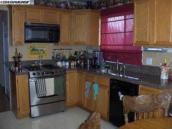 2nd image of 2444 Olive St