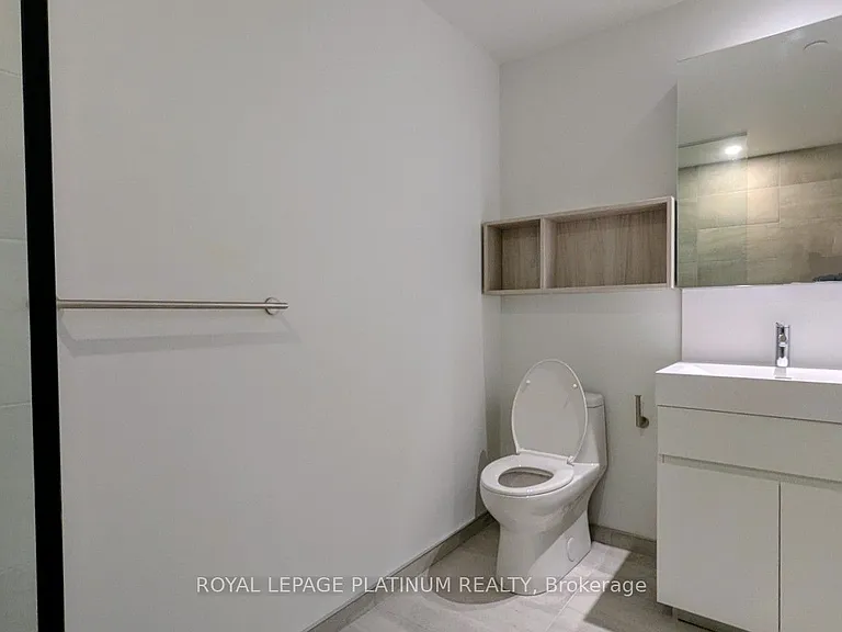 39 Mary St #806 — Photo 14