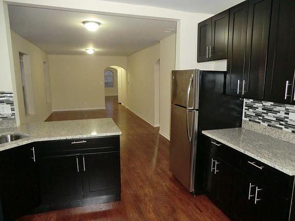 2nd image of 6048 N Washtenaw Ave APT 2