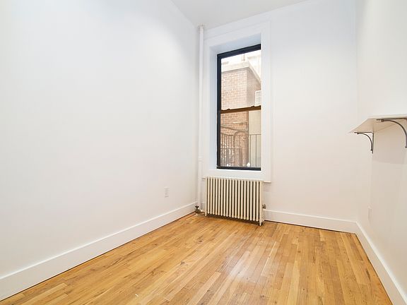 3rd image of 229 E 53rd St #11R