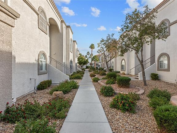5th image of 3125 N Buffalo Dr Unit 1078