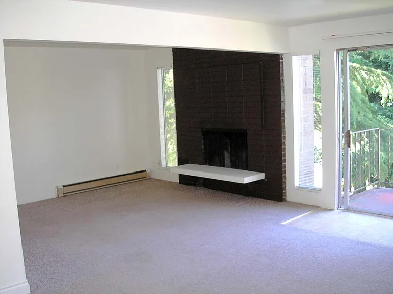 15425 6th Ave SW — Photo 4