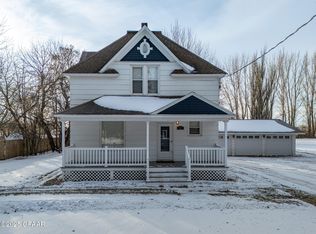 801 10th St, Hatton, ND 58240
