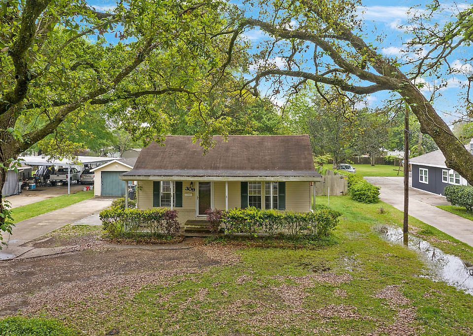 1st image of 309 W Oak Ln