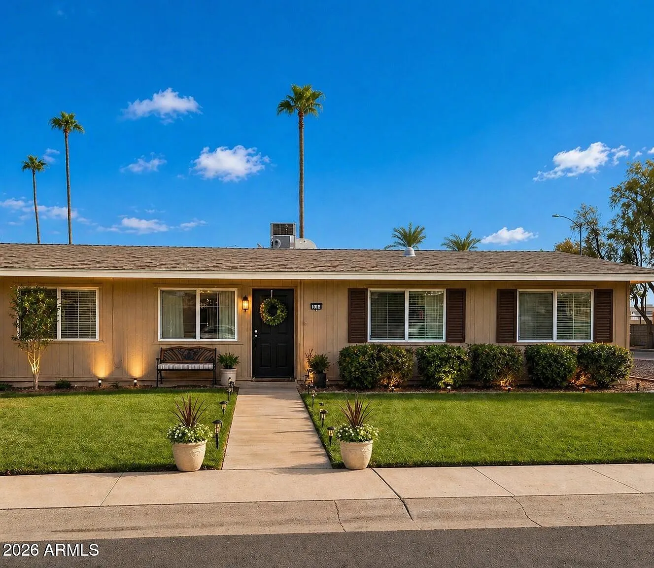 3 bed, 2.0 bath, 1256 sqft, $1,350 — Photo 1