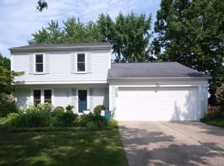 35032 Bunker Hill Dr, Farmington Hills, MI
