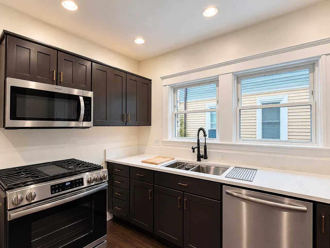 2 bed, 1200 sqft, $3,000 — Photo 2