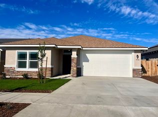 556 W Richard Ave, Porterville, CA 93257