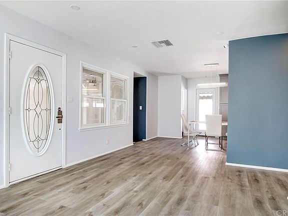 5th image of 17617 Willard St