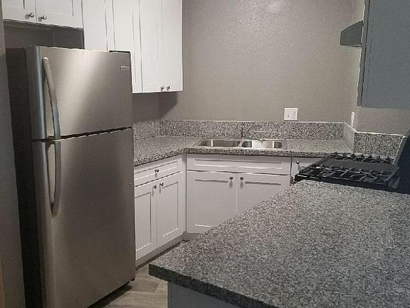 3rd image of 2961 Portsmouth Dr APT 1