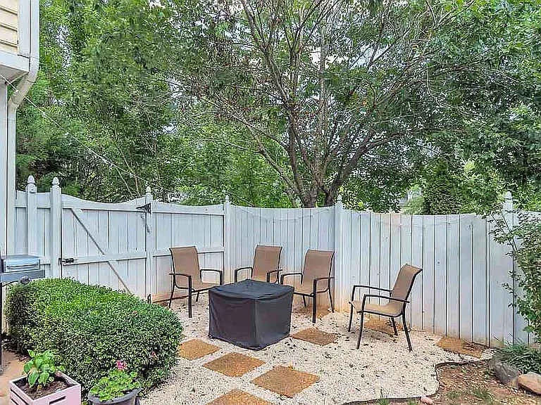 3383 Turnberry Cir — Photo 37