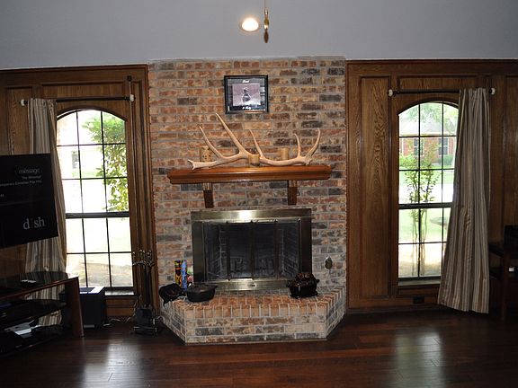 Wood Fireplace w/ gas start