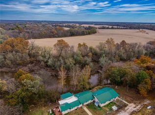 36699 Hedge Ln, Paola, KS 66071