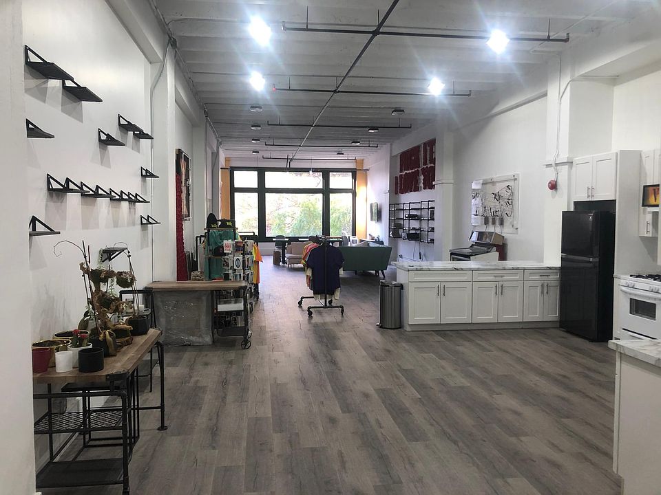 2nd image of 714 S Hill St Ste 203