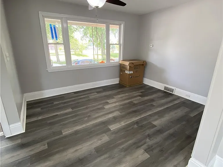 811 Columbus Pkwy — Photo 1