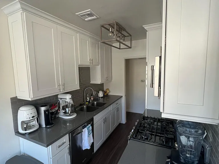 829 Euclid St #10 — Photo 7