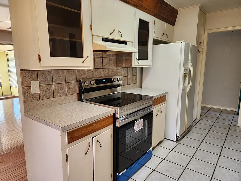 100 Bafanridge St — Photo 9