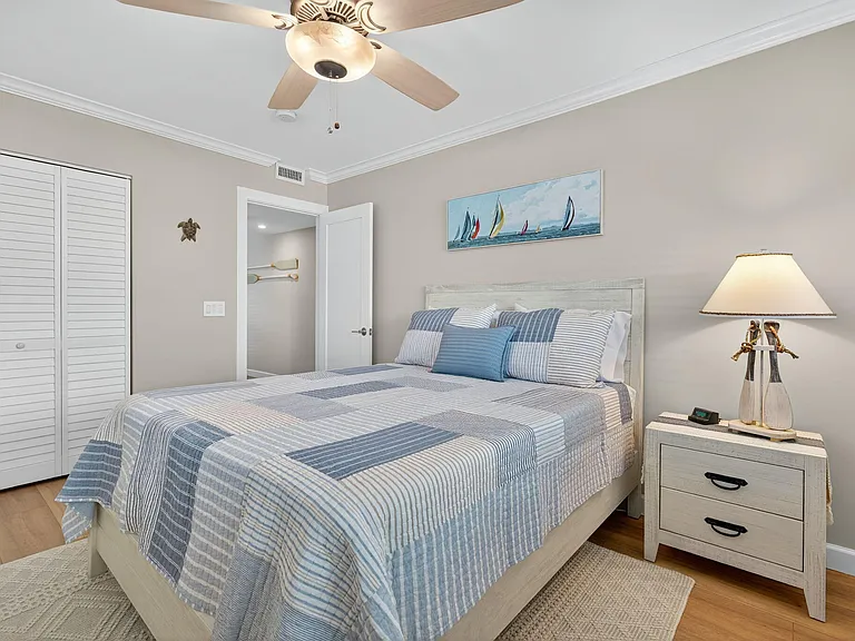 110 Shore Ct #301 — Photo 26