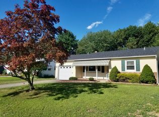 6 Chancellor Ct, Toms River, NJ 08757