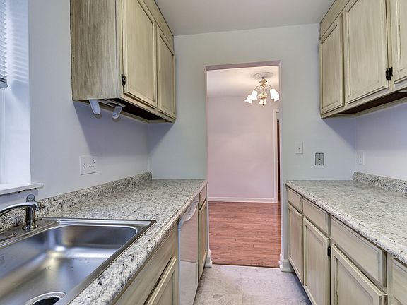 5th image of 3460 S Stafford St APT B2