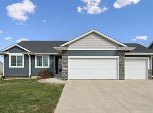 6426 Prairie Rose Cir SW, Cedar Rapids, IA 52404