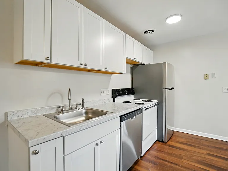 7839 Newbedford Ave #4 — Photo 17