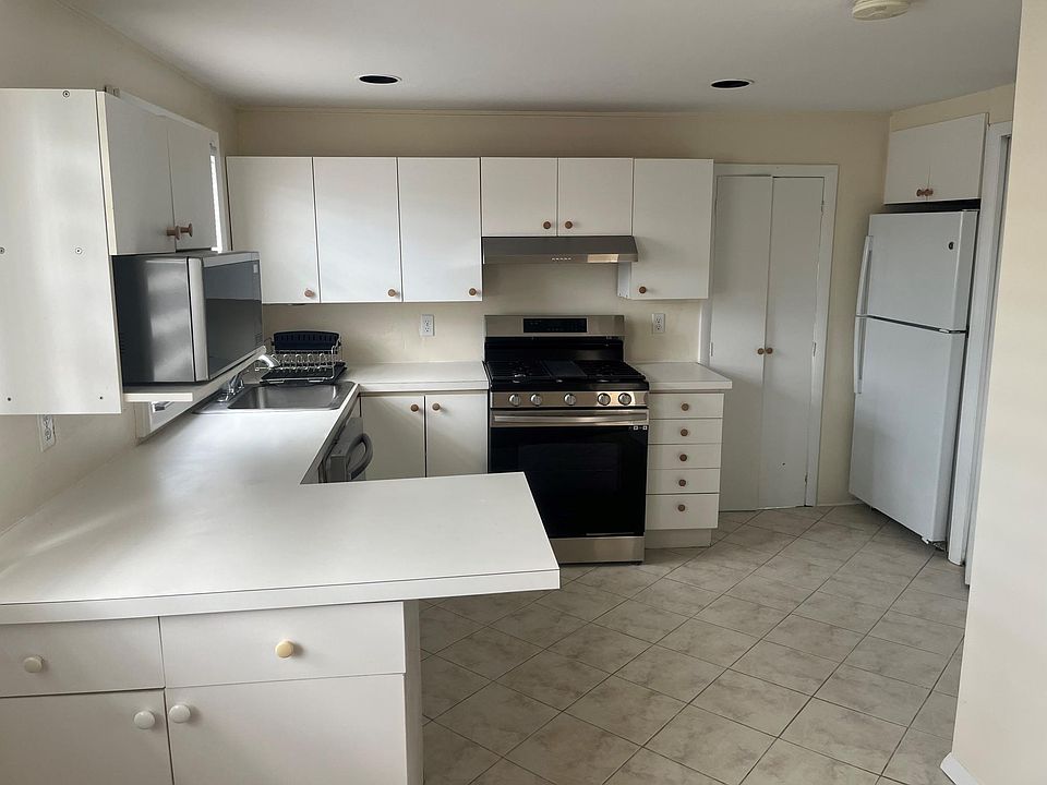 1st image of 5 King St #2