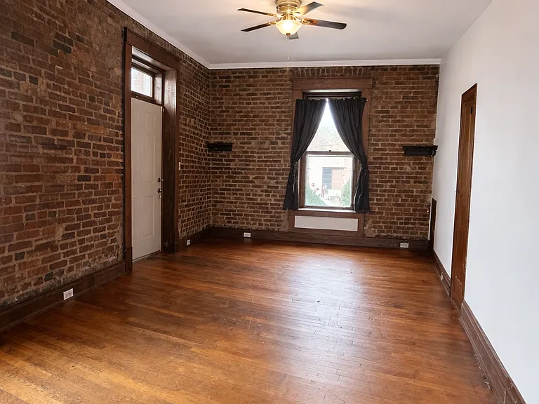 209 W 5th Ave #203 — Photo 4